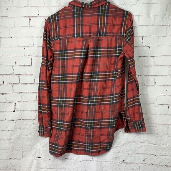 American Eagle Shirt Womens Medium Button Up Ahhmazingly Soft Boyfriend Fit Red - Picture 8 of 9